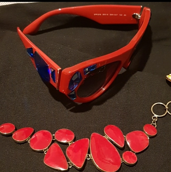PRADA RED SUNGLASSES RHINESTONES - Picture 4 of 5